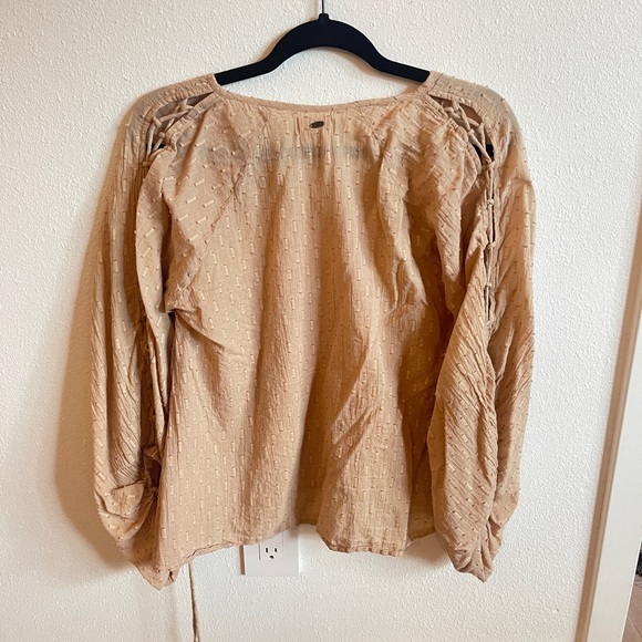 O’Neill flowy shirt with lace-up sleeve - Picture 4 of 6